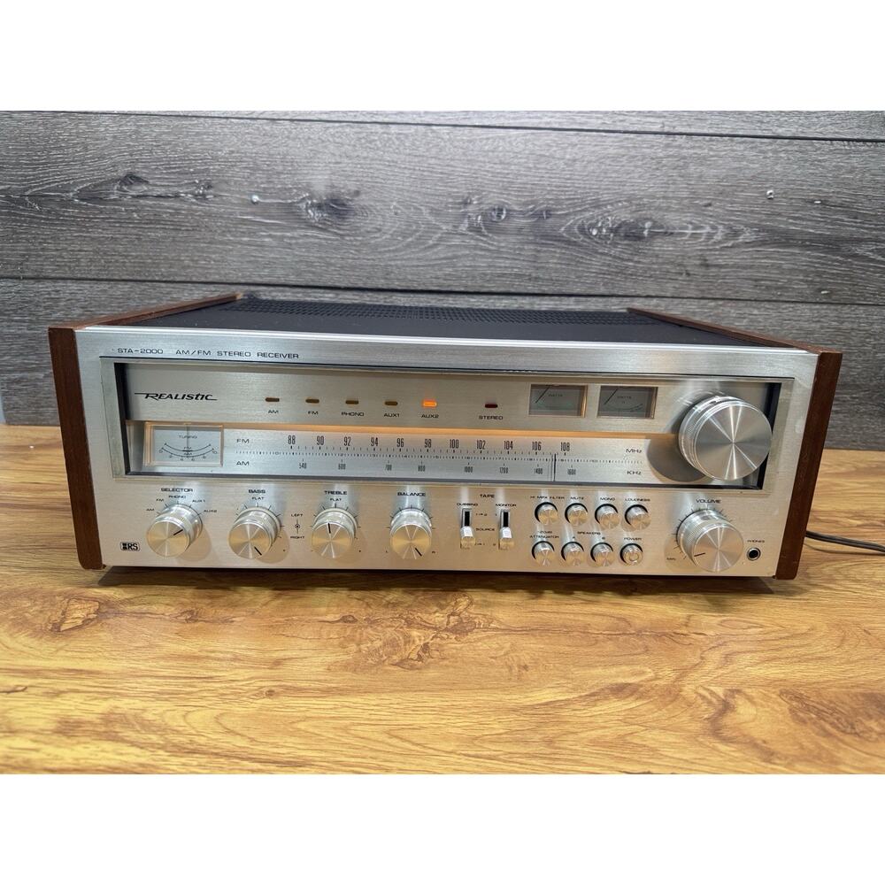 Vintage REALISTIC STA-2000 Solid State Am/Fm Stereo Receiver